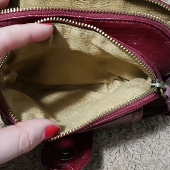 Matt and Nat cross body bag in red. - Picture 4 of 5